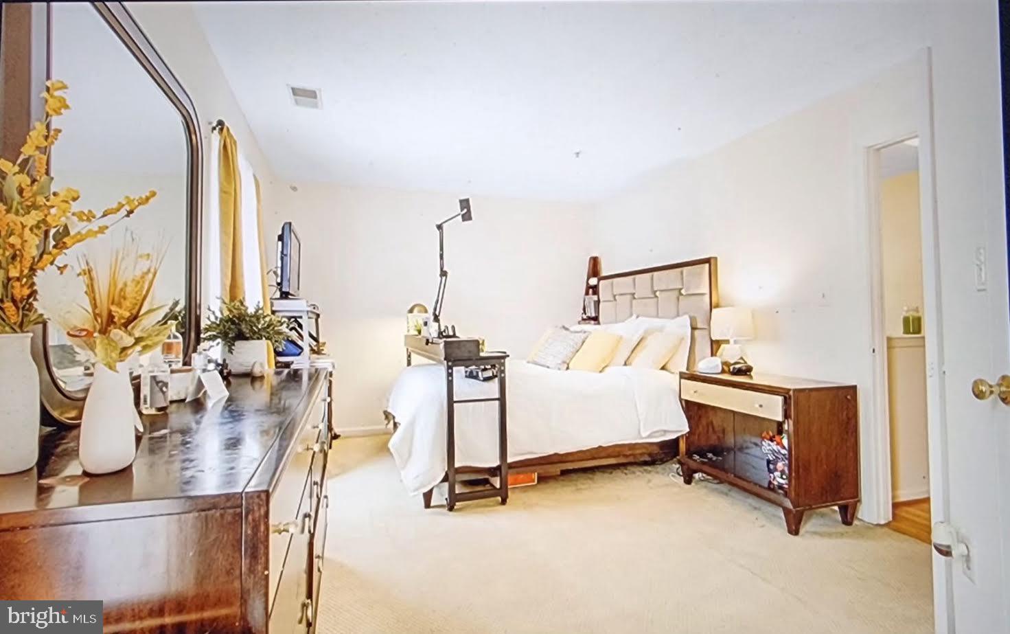 RUSSETT - Residential