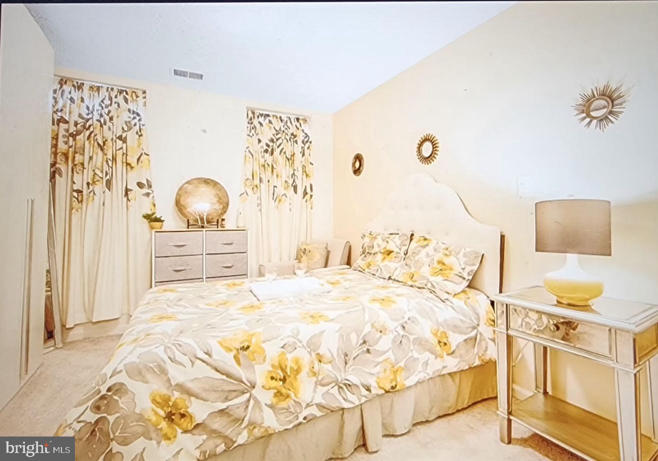 RUSSETT - Residential