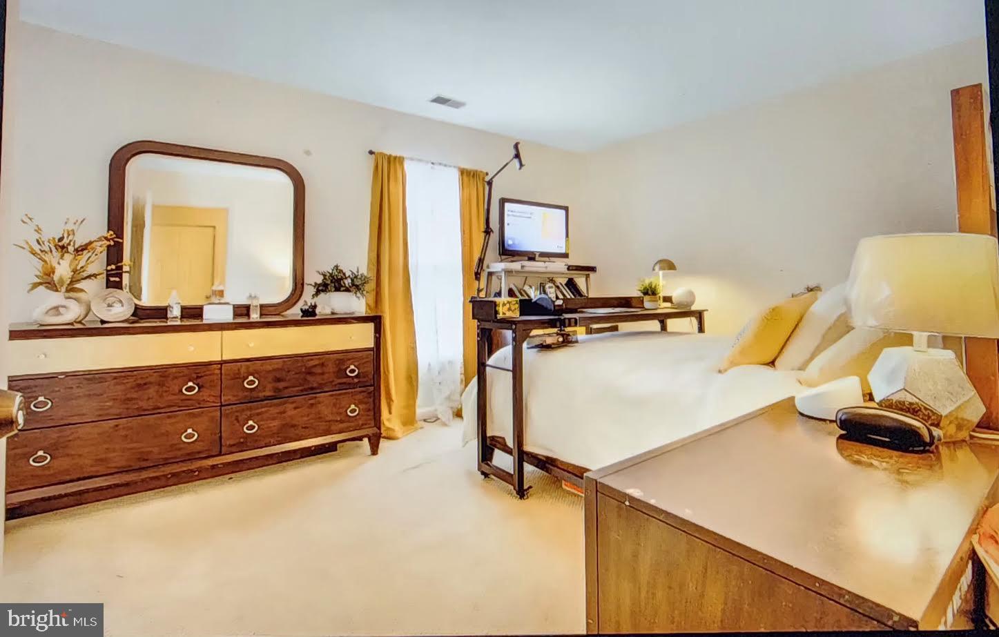 RUSSETT - Residential