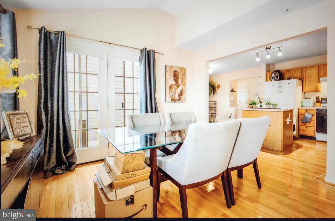 RUSSETT - Residential