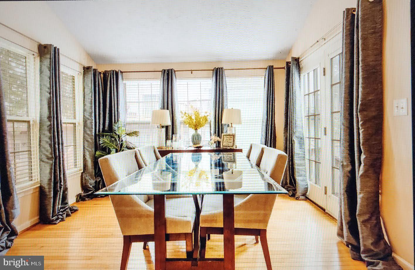 RUSSETT - Residential