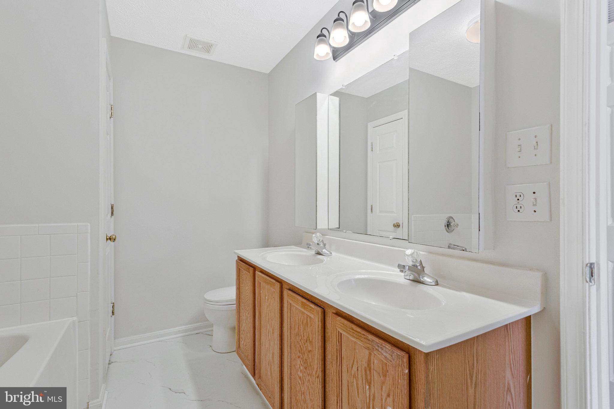 ASBURY WOODS - Residential