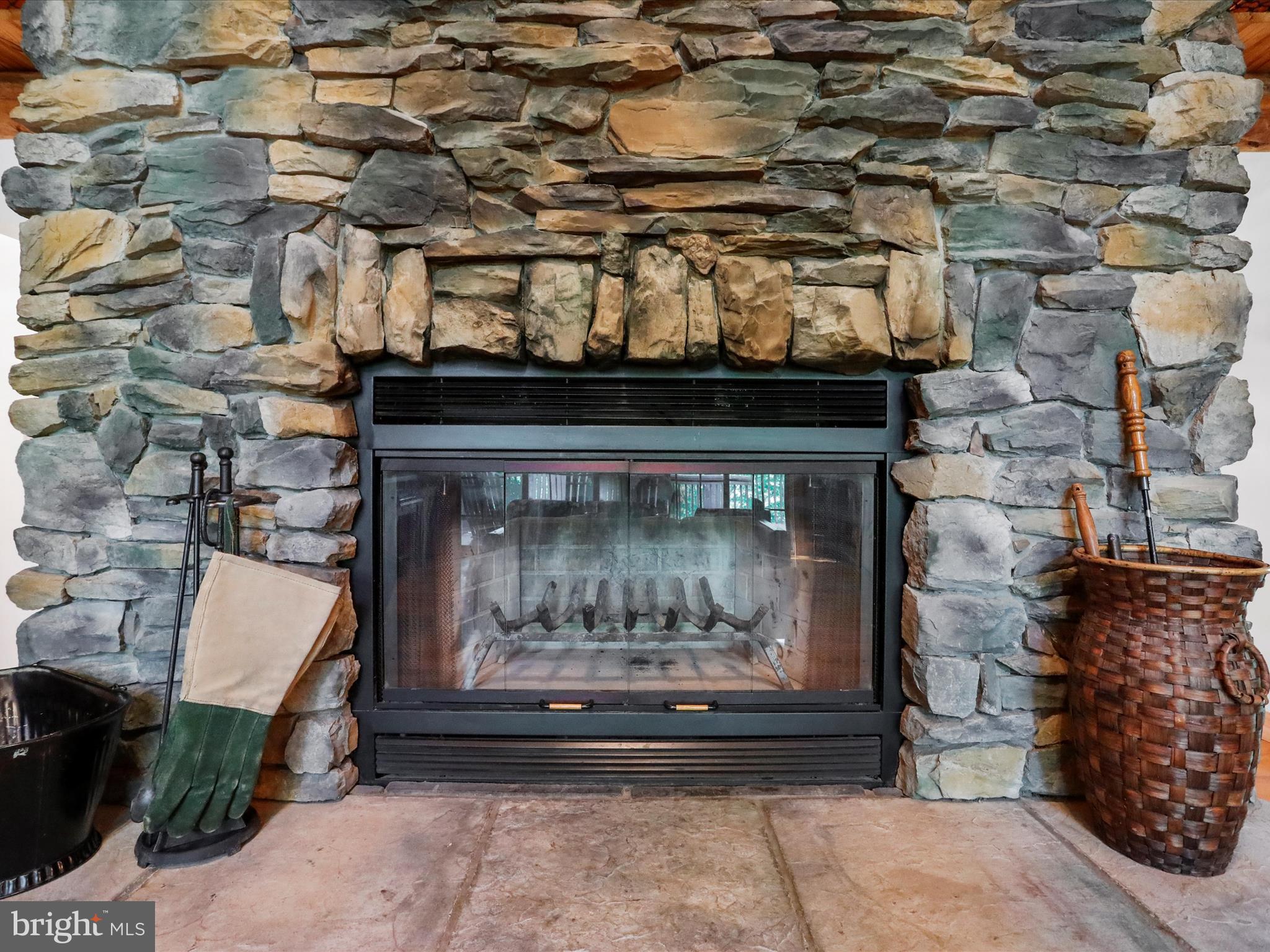 EAGLE BAY PROPERTIES - Residential