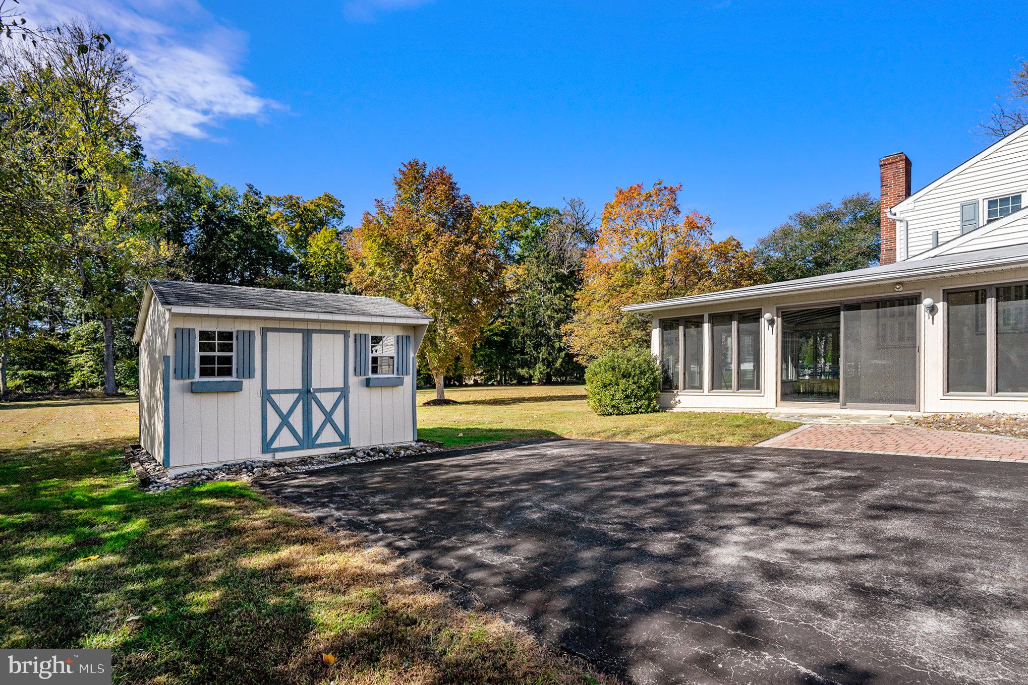 THORNBURY - Residential