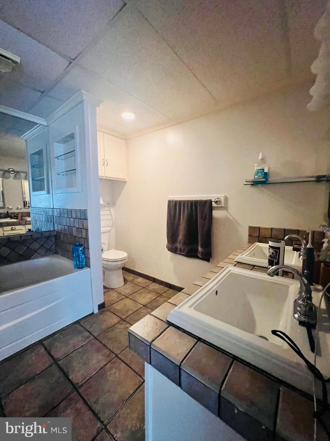 NORWOOD ESTATES - Residential Lease