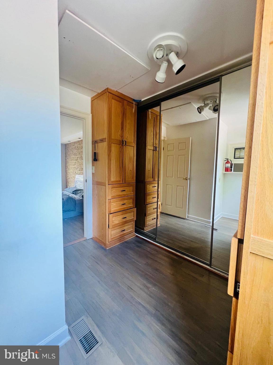 NORWOOD ESTATES - Residential Lease