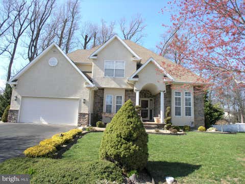 Homes For Sale - 118 Casey Lane<br/> BENSALEM, PA 19020