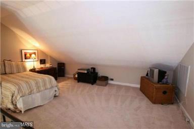 FAIRLINGTON VILLAGE - Residential Lease