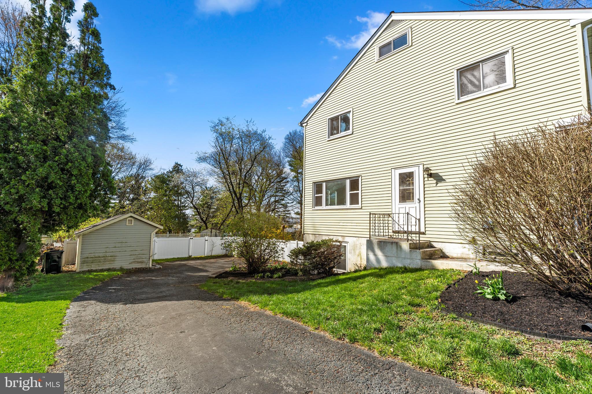 NEW HOLLAND - Residential