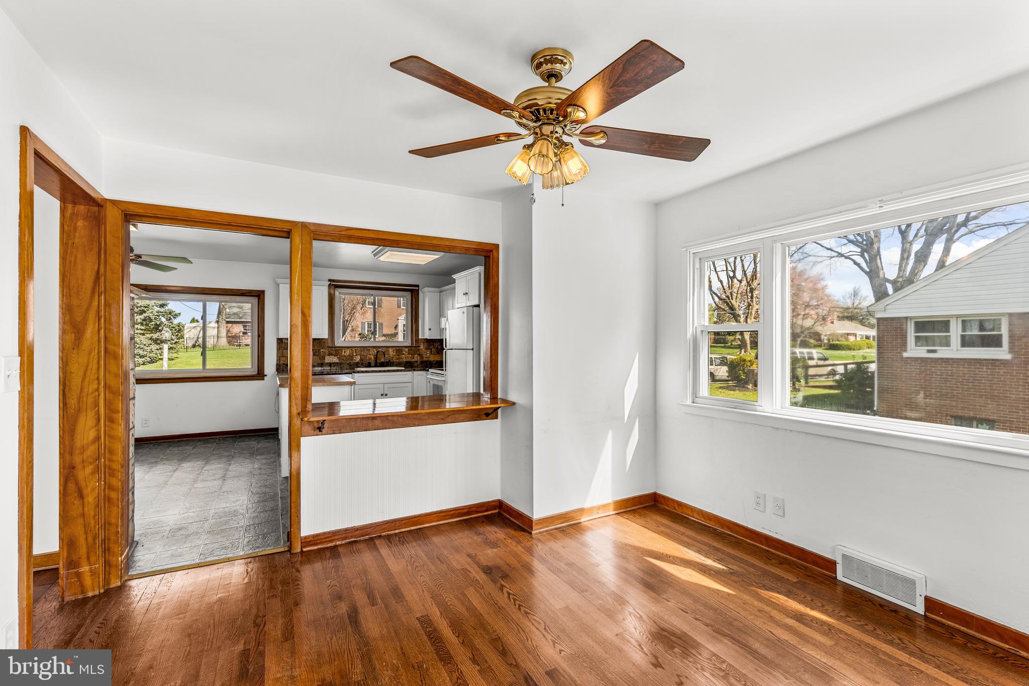 NEW HOLLAND - Residential