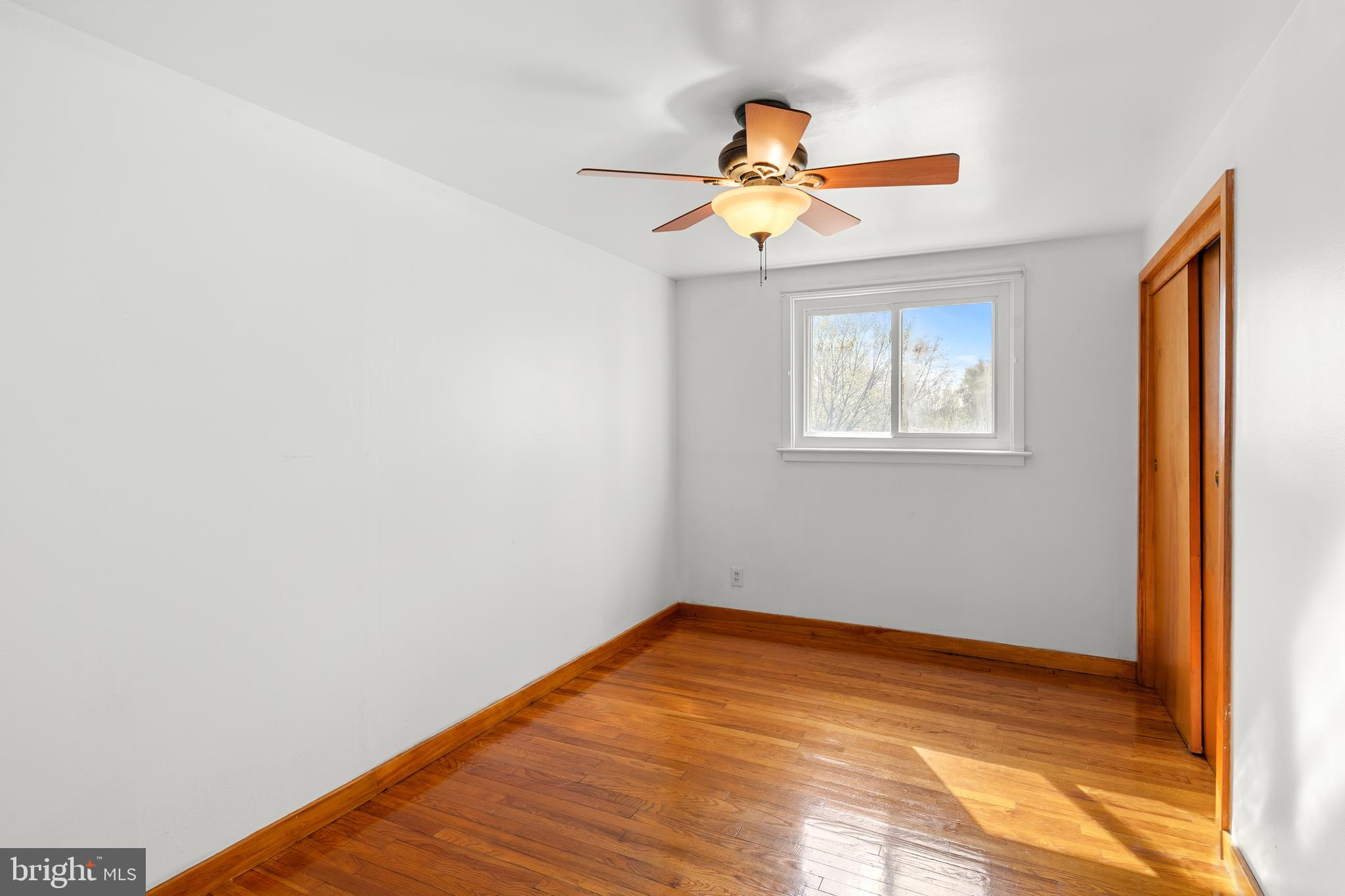 NEW HOLLAND - Residential