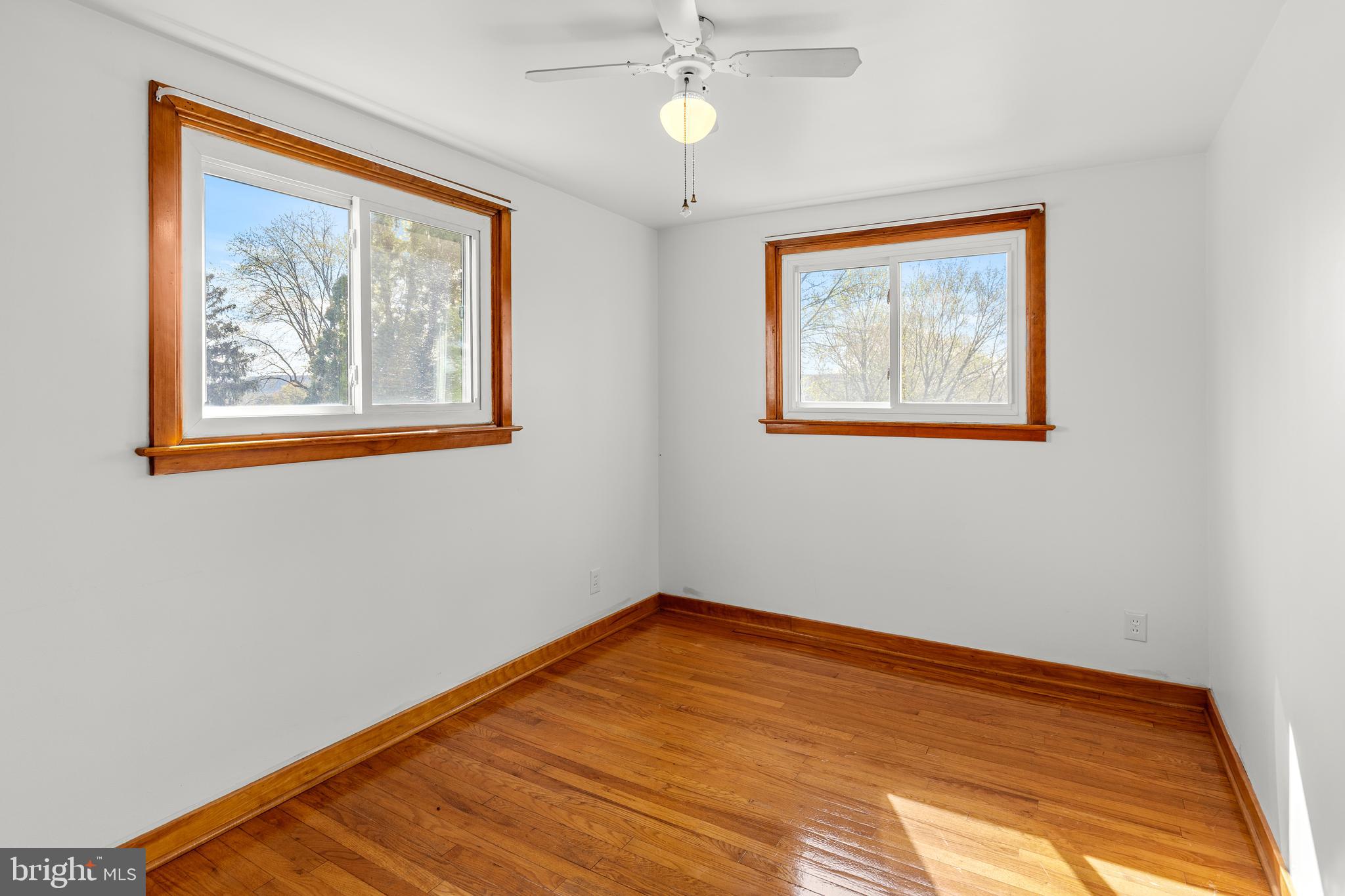 NEW HOLLAND - Residential