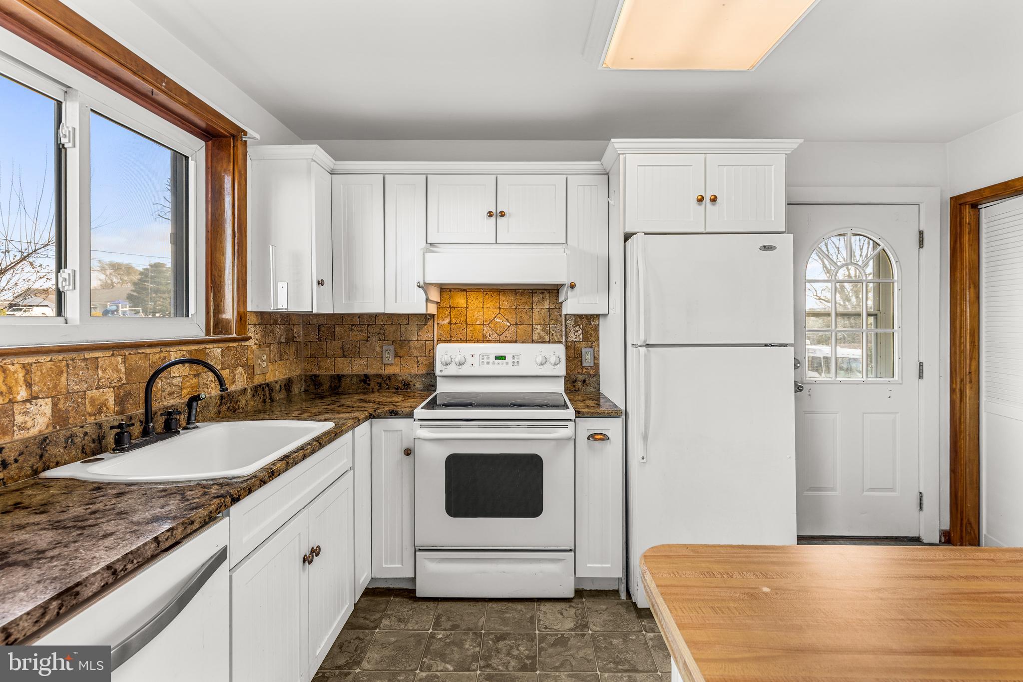 NEW HOLLAND - Residential