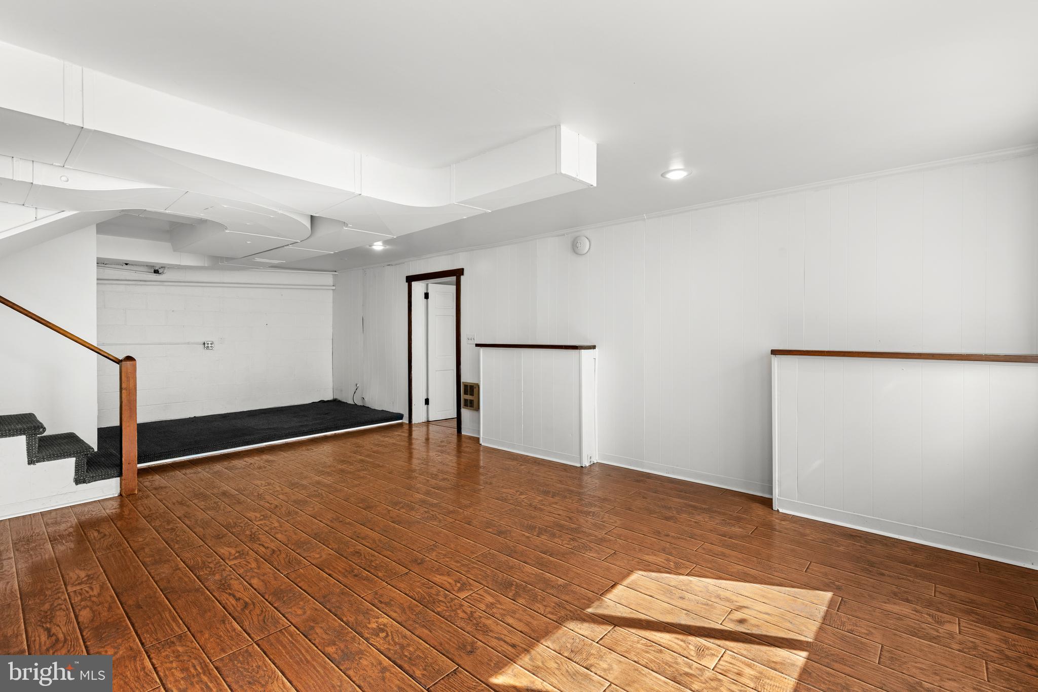 NEW HOLLAND - Residential