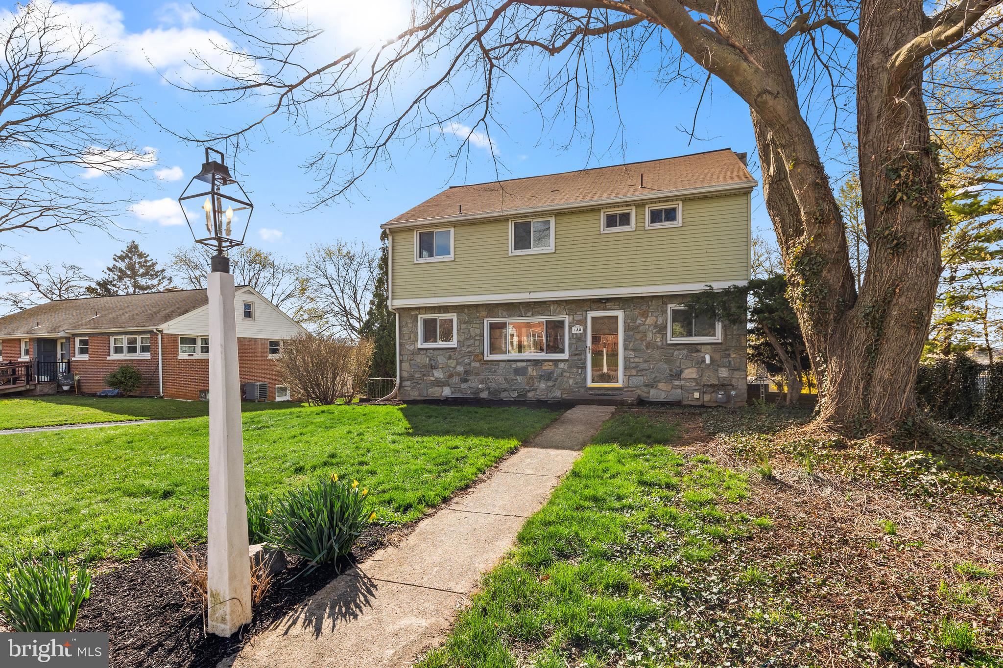 NEW HOLLAND - Residential