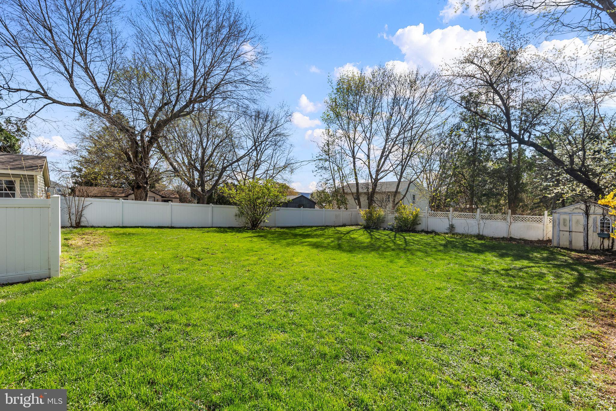 NEW HOLLAND - Residential