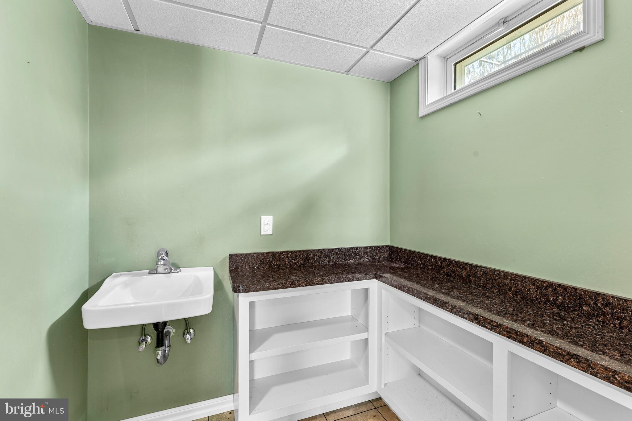 NEW HOLLAND - Residential