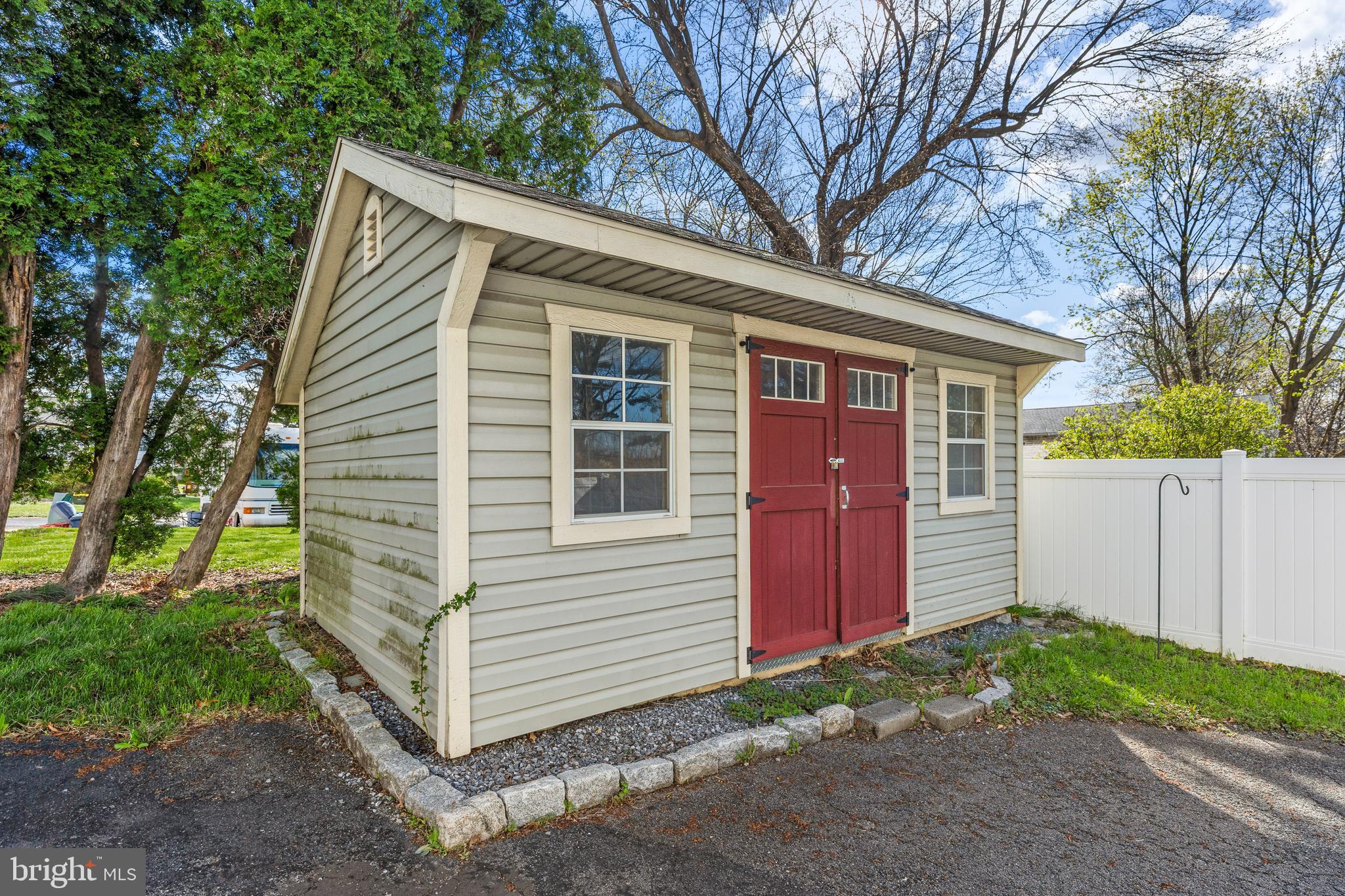 NEW HOLLAND - Residential