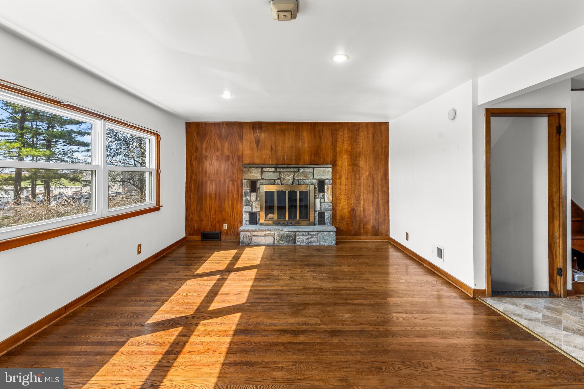 NEW HOLLAND - Residential