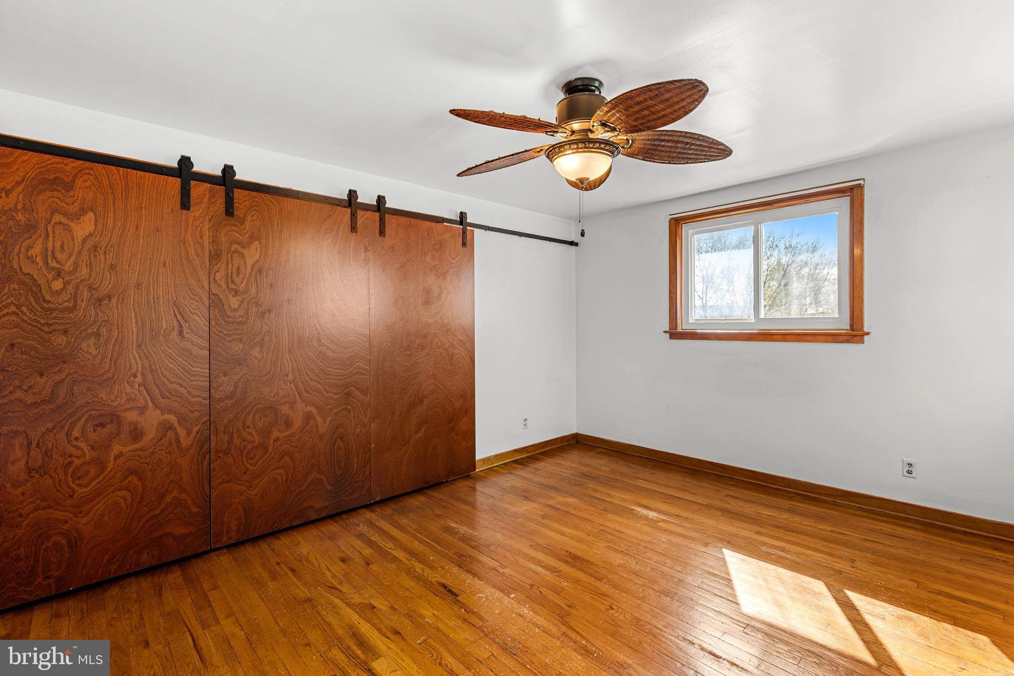 NEW HOLLAND - Residential