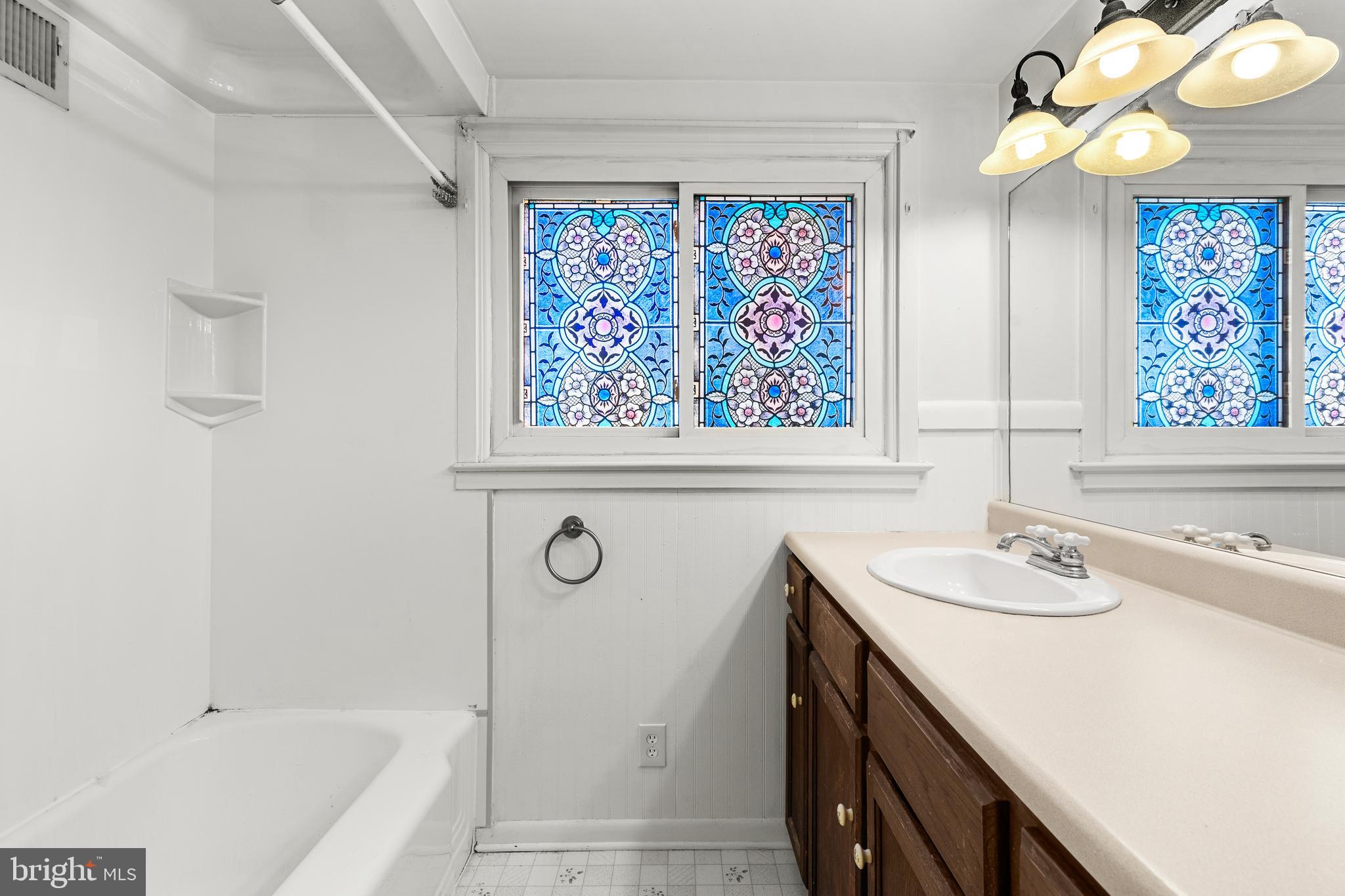 NEW HOLLAND - Residential