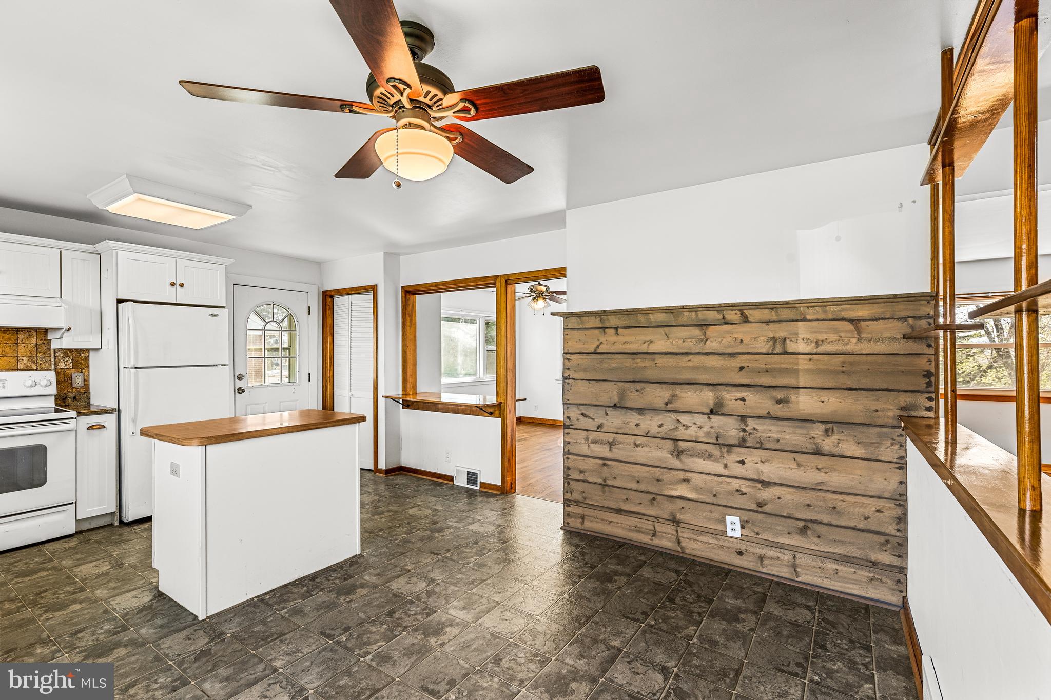 NEW HOLLAND - Residential