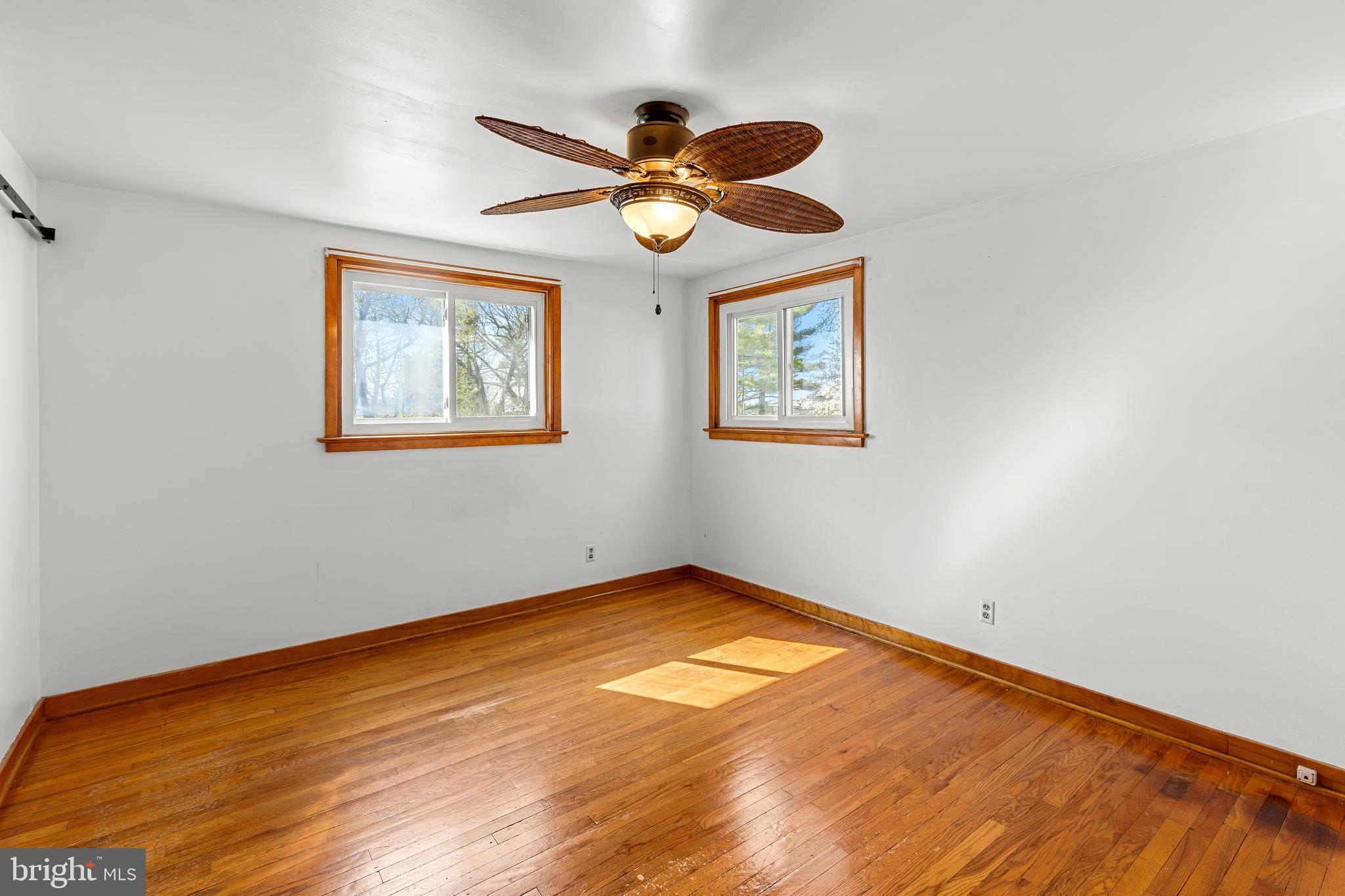 NEW HOLLAND - Residential