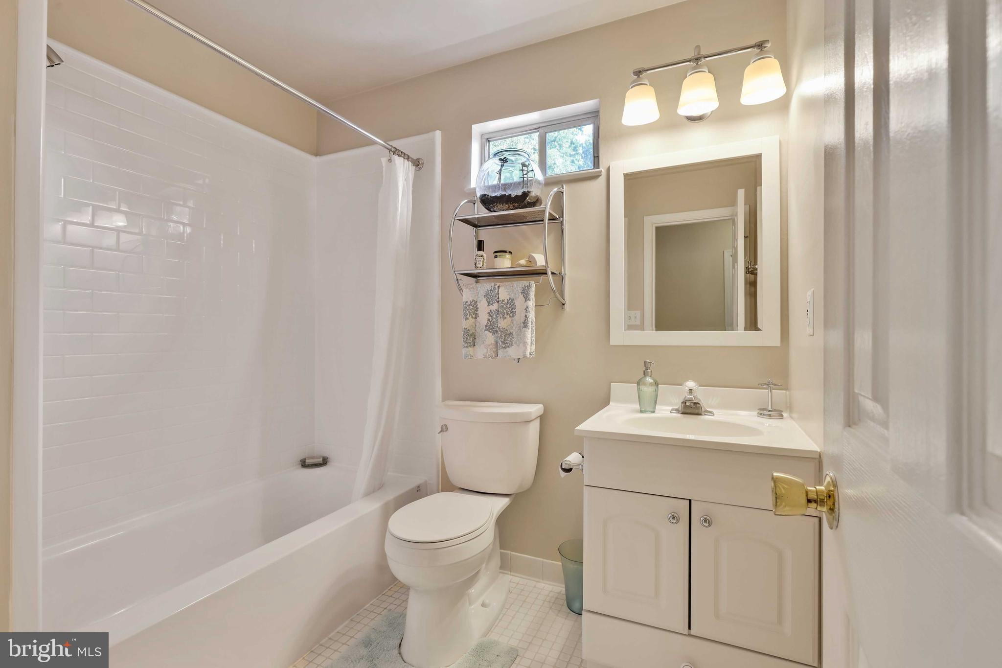 OLNEY SQUARE - Residential