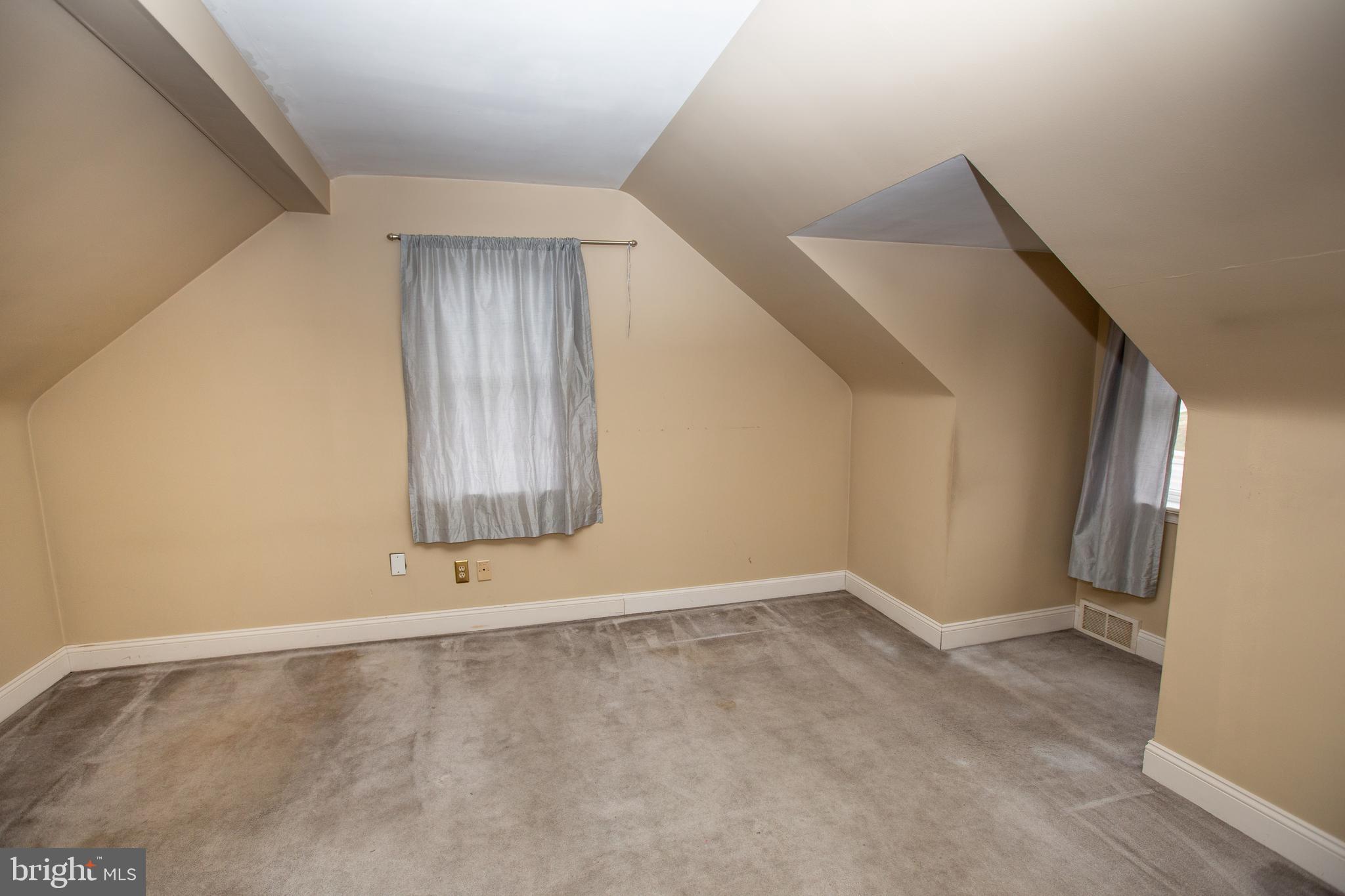 GLENSIDE - Residential