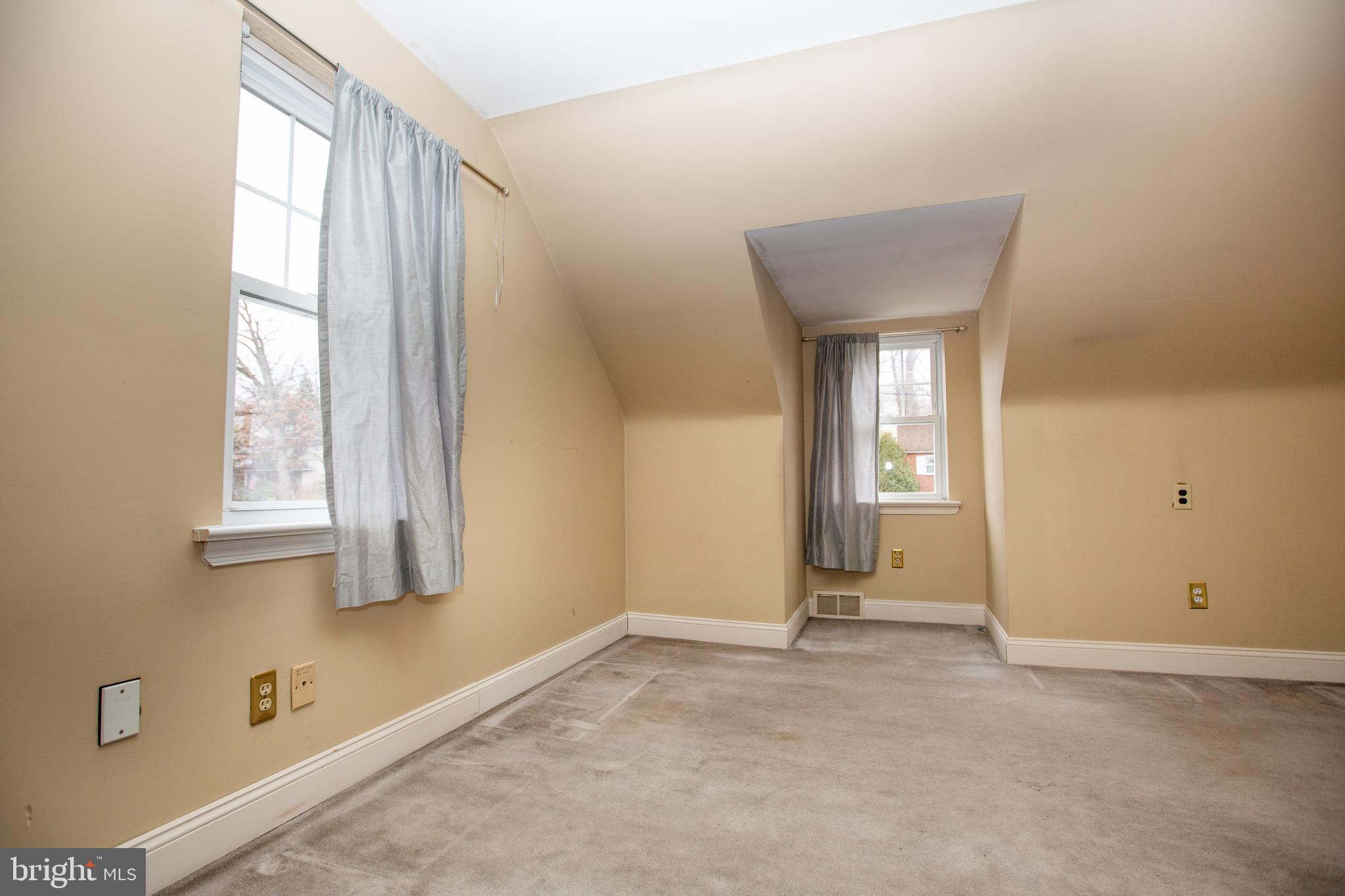 GLENSIDE - Residential