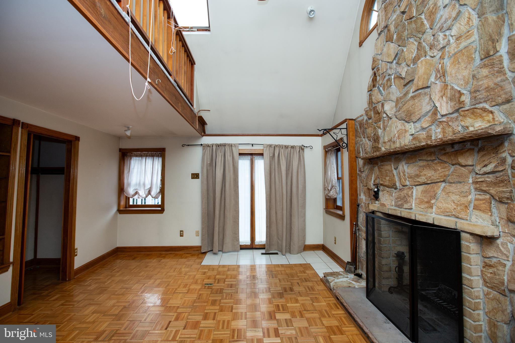 GLENSIDE - Residential