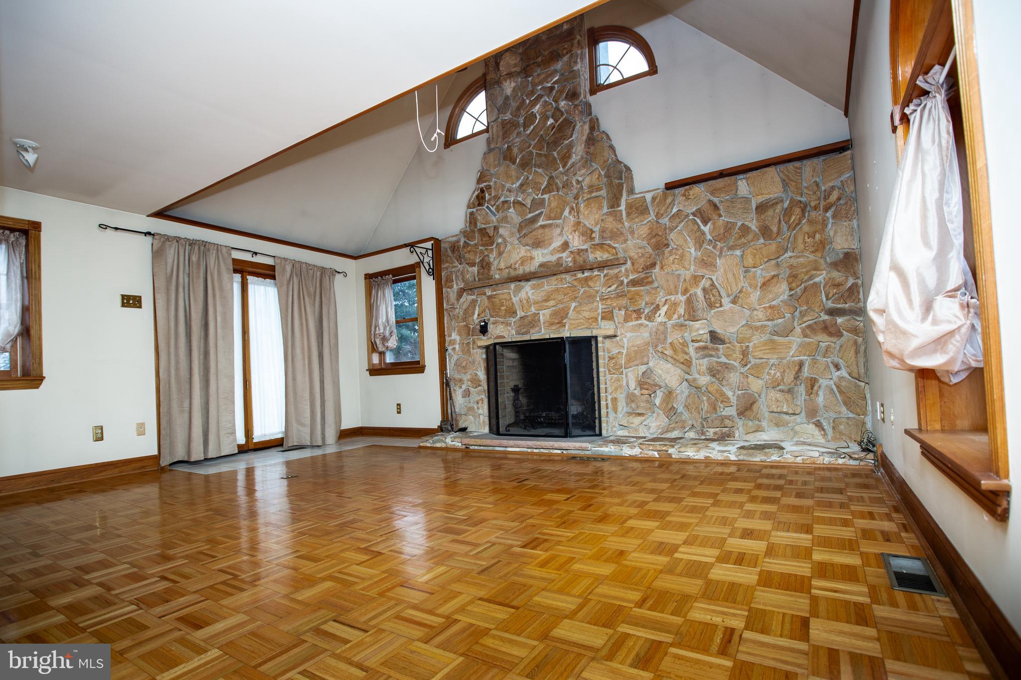 GLENSIDE - Residential