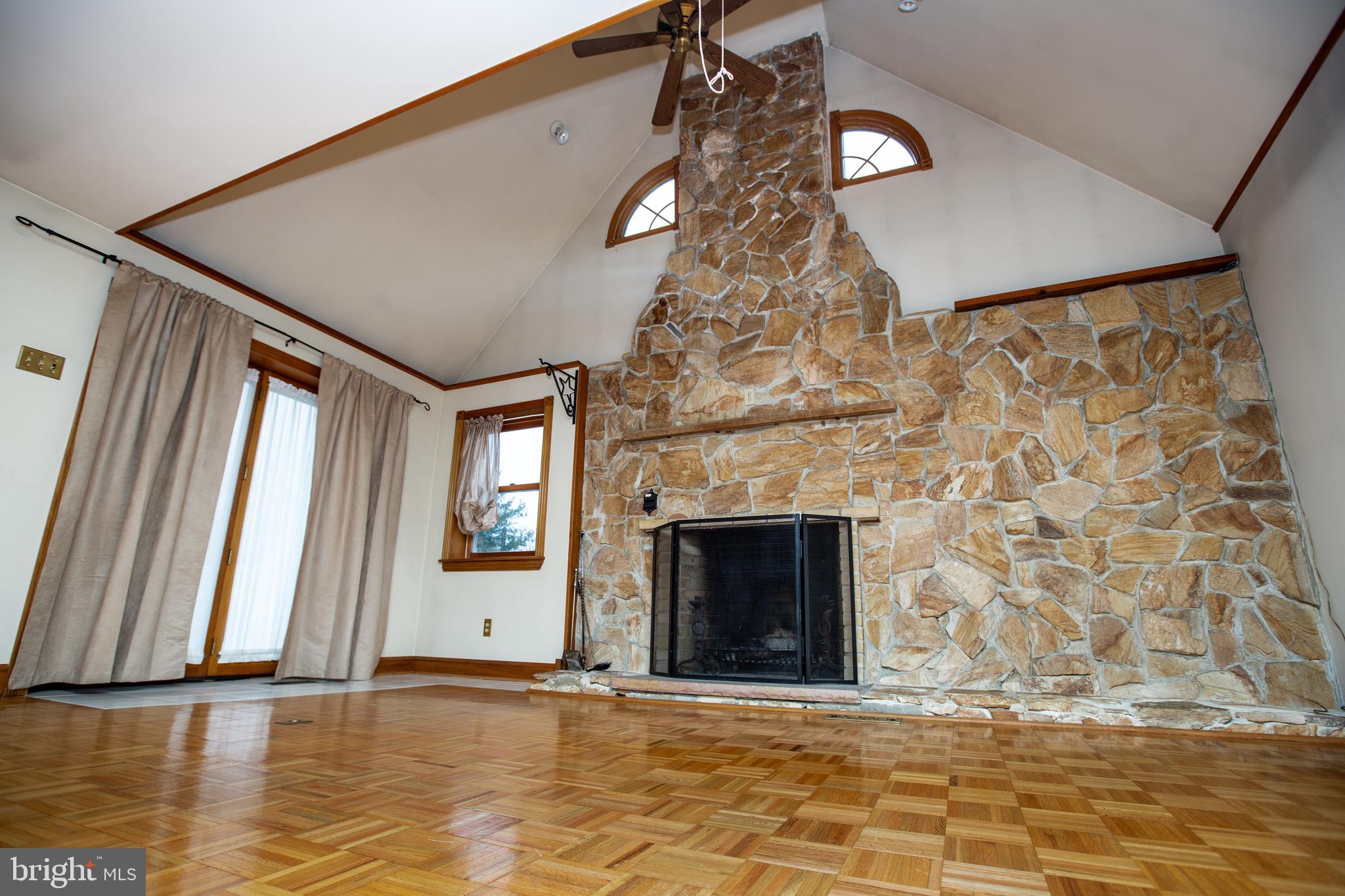 GLENSIDE - Residential