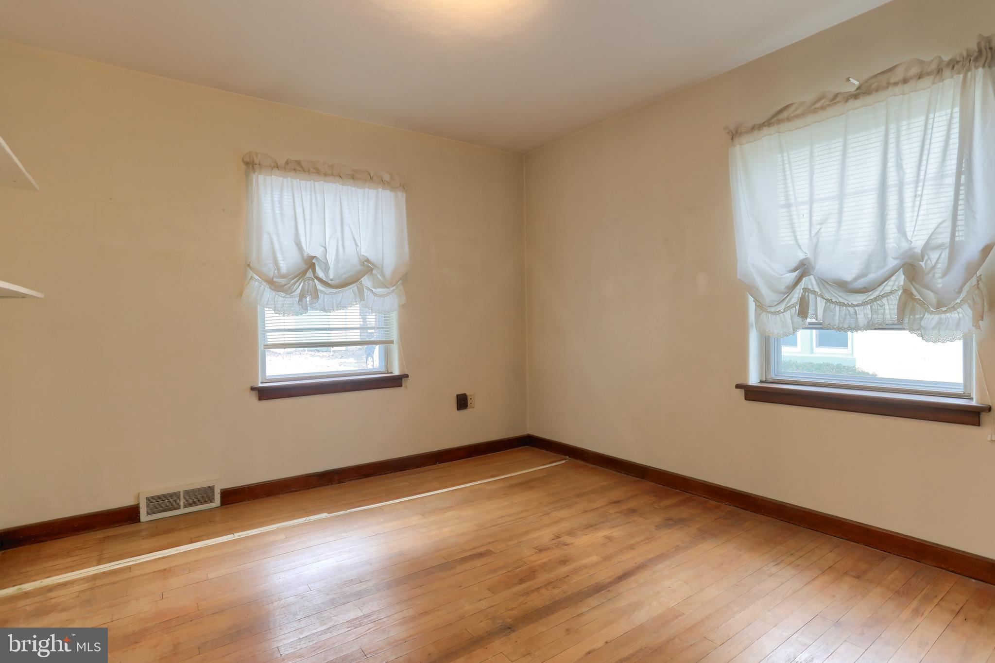 OAKWOOD PARK - Residential