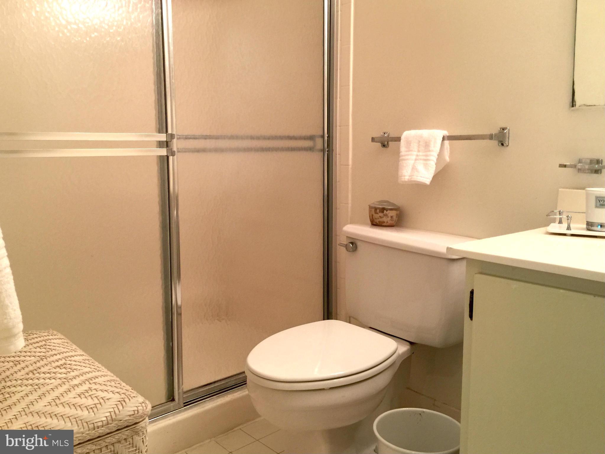 BEDFORD COMMONS - Residential Lease