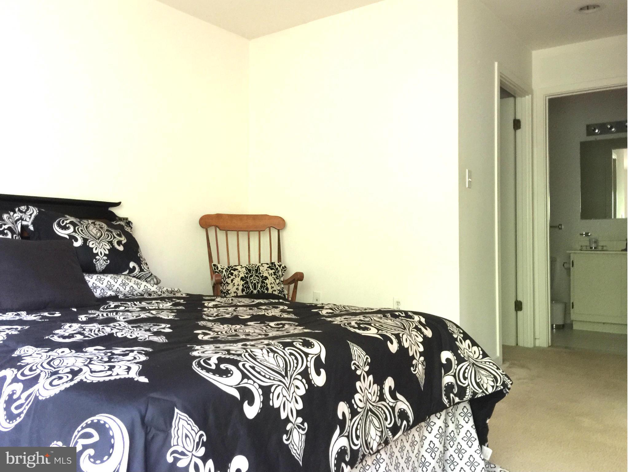 BEDFORD COMMONS - Residential Lease