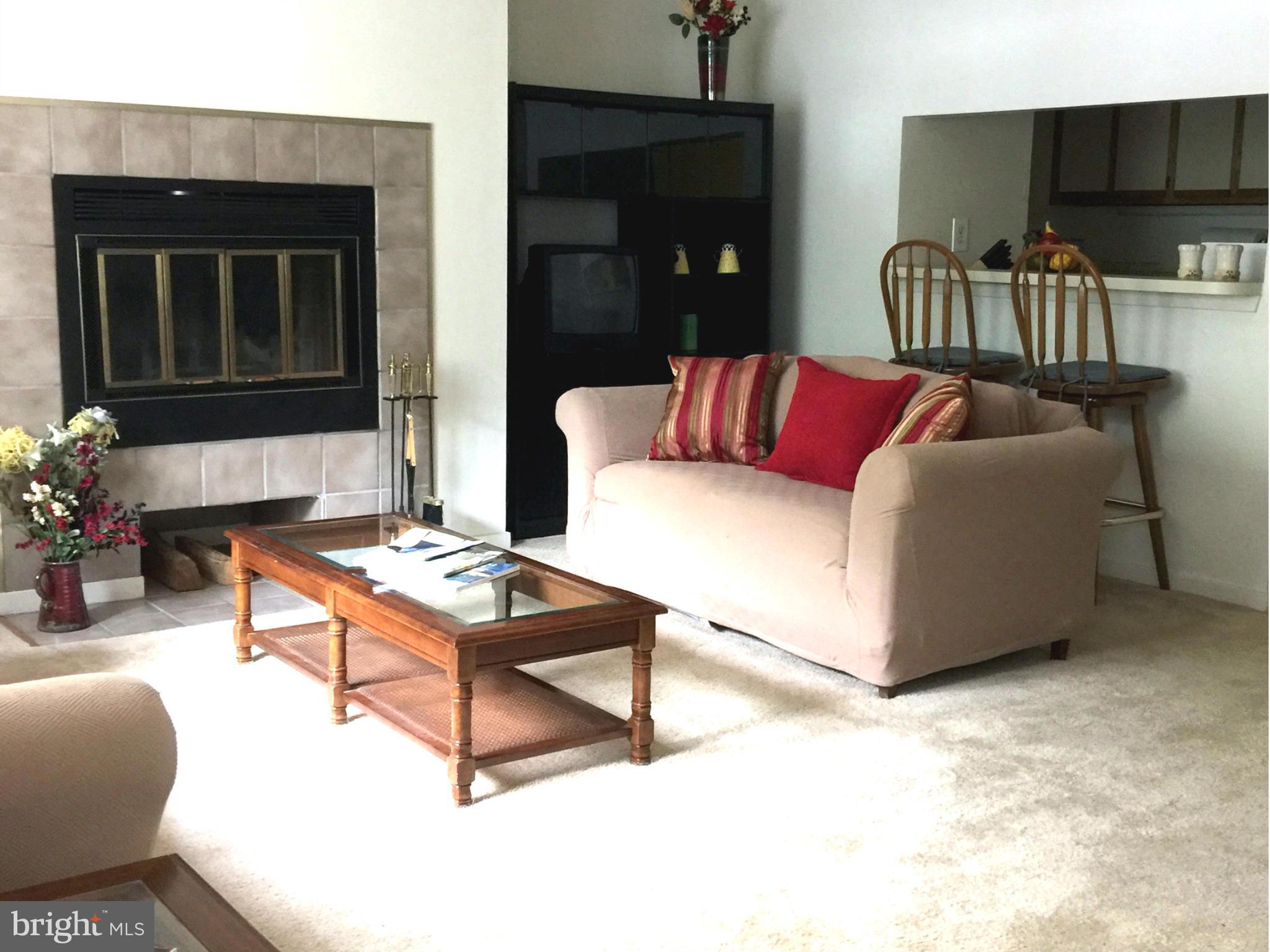 BEDFORD COMMONS - Residential Lease