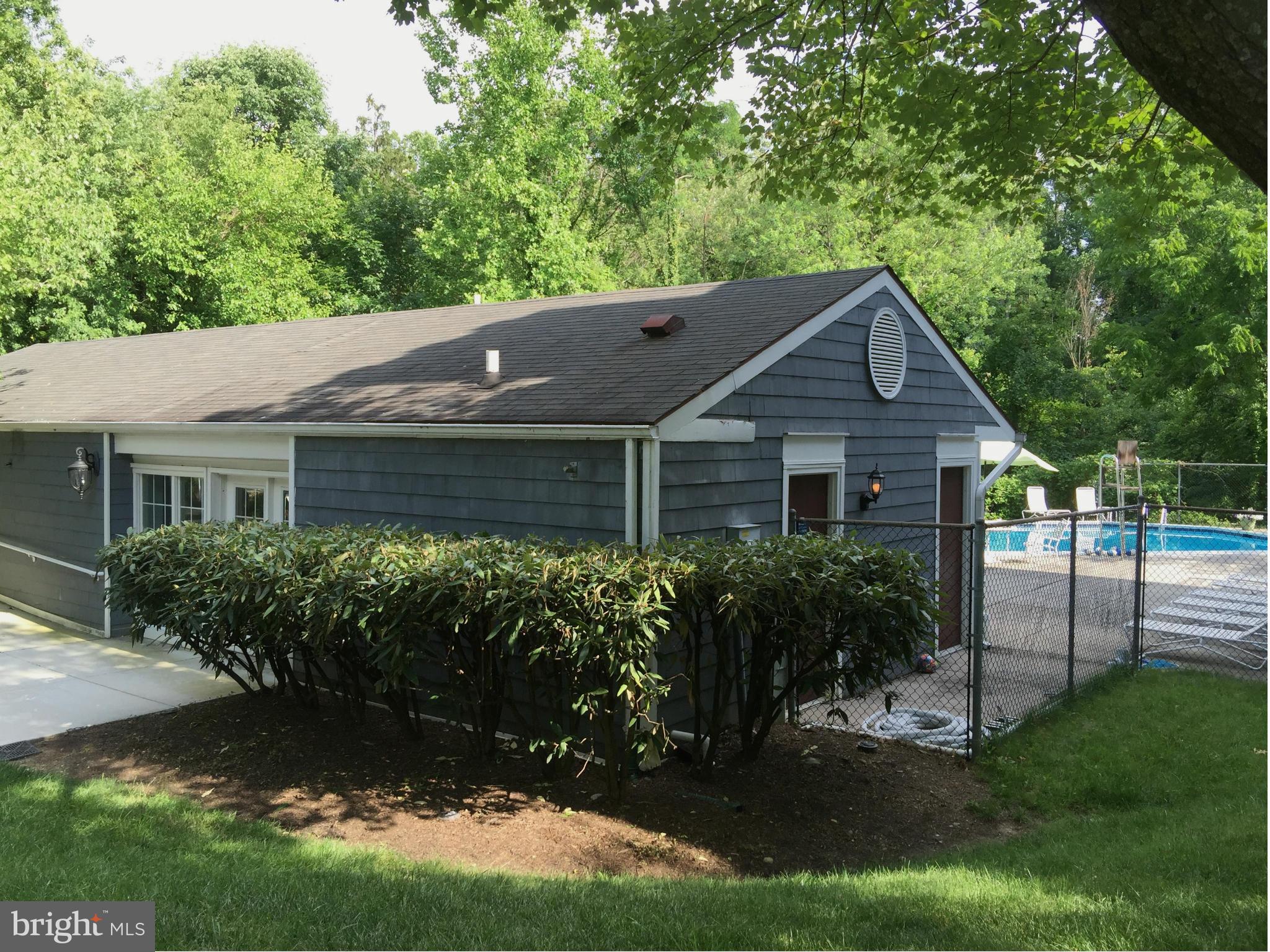 BEDFORD COMMONS - Residential Lease