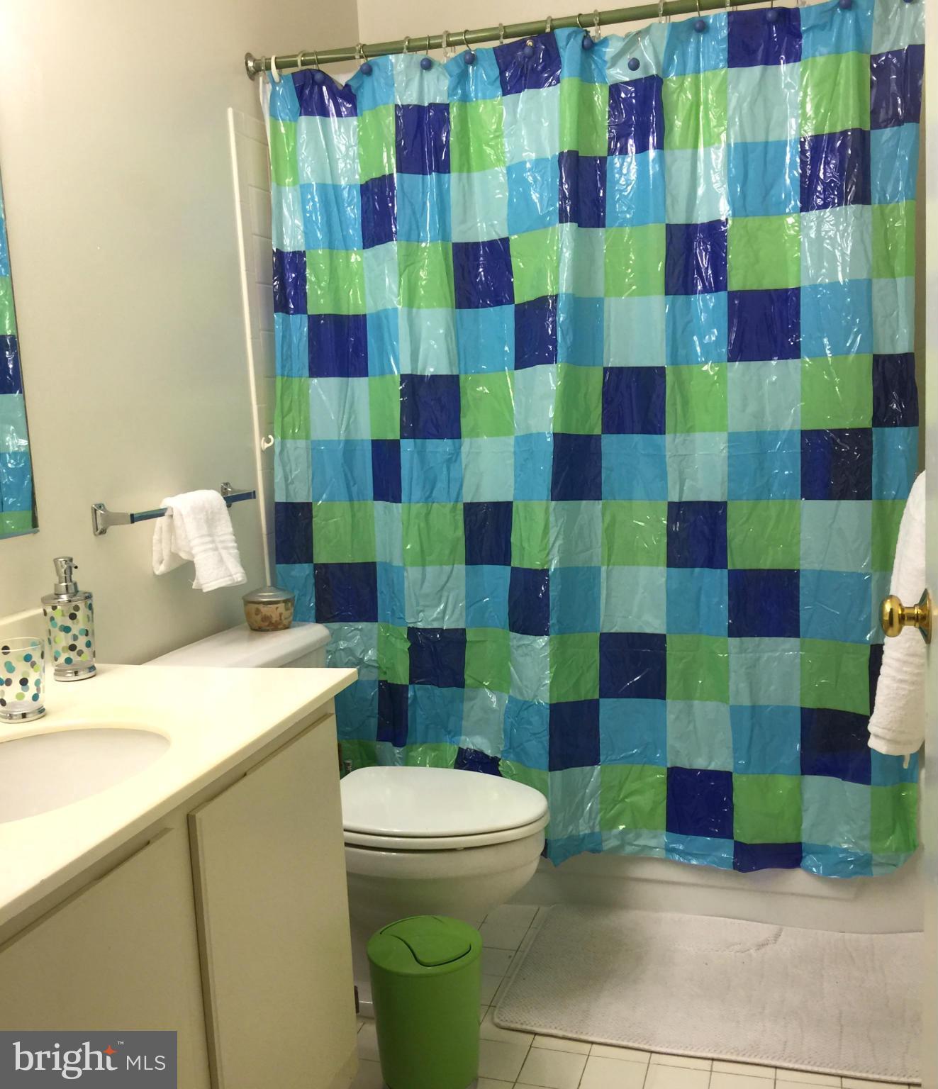 BEDFORD COMMONS - Residential Lease