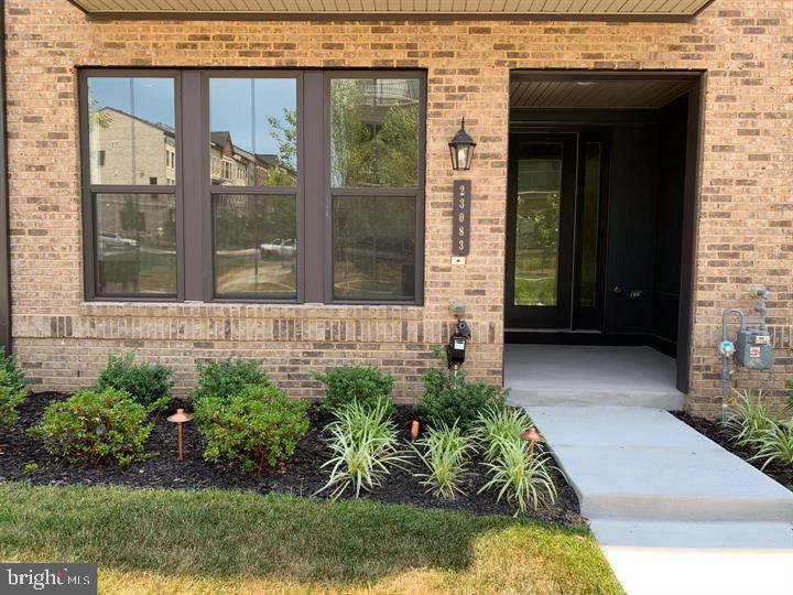 23083 COTTONWILLOW SQUARE