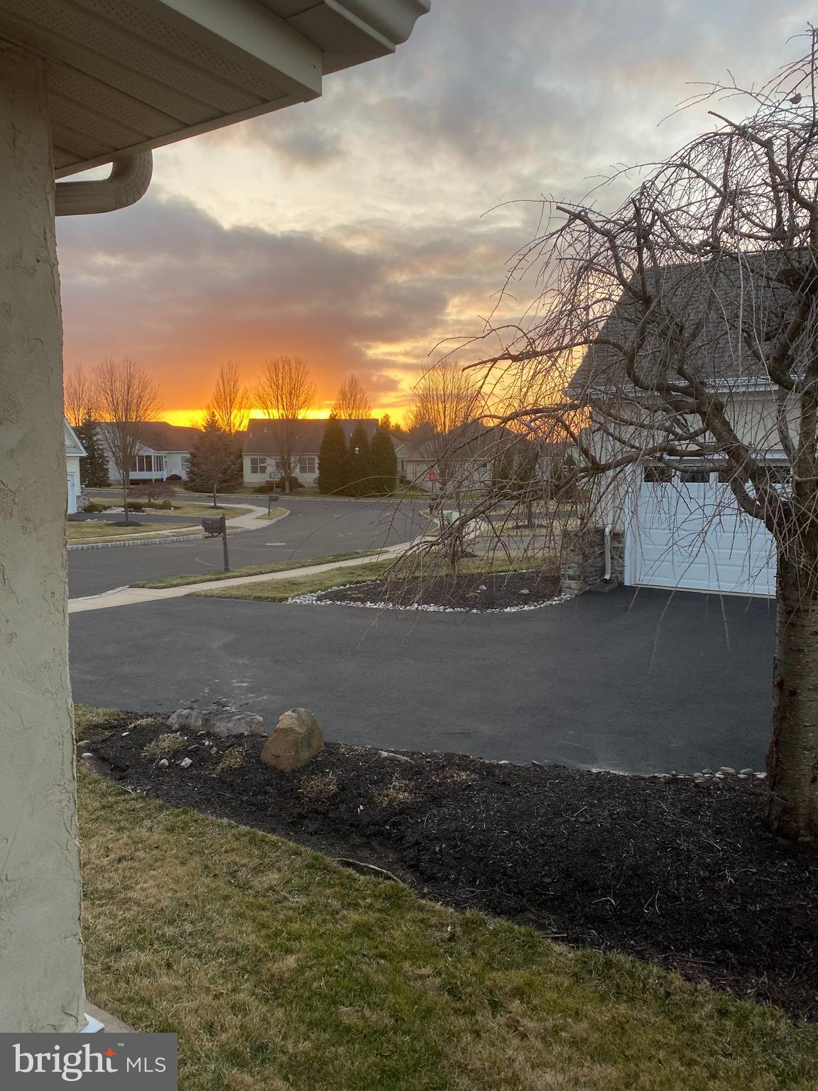 HERITAGE CR ESTS - Residential