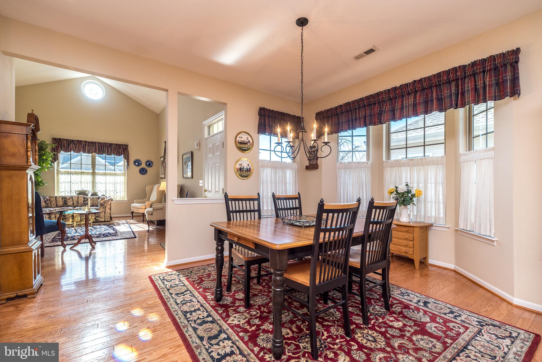 HERITAGE CR ESTS - Residential