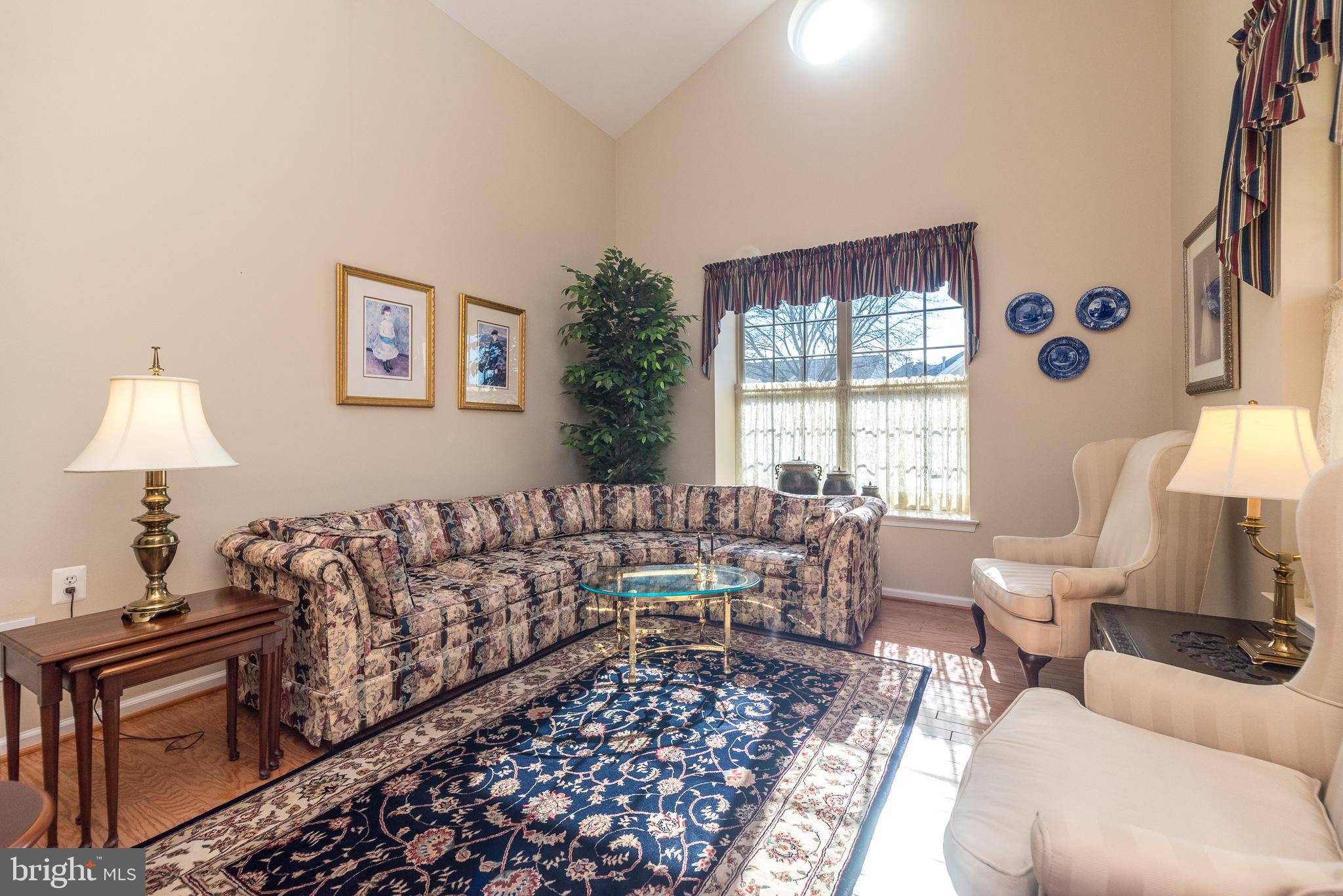 HERITAGE CR ESTS - Residential