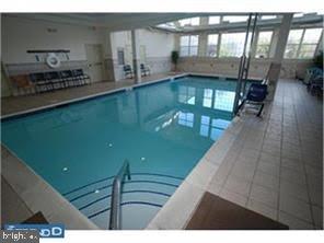 HERITAGE CR ESTS - Residential