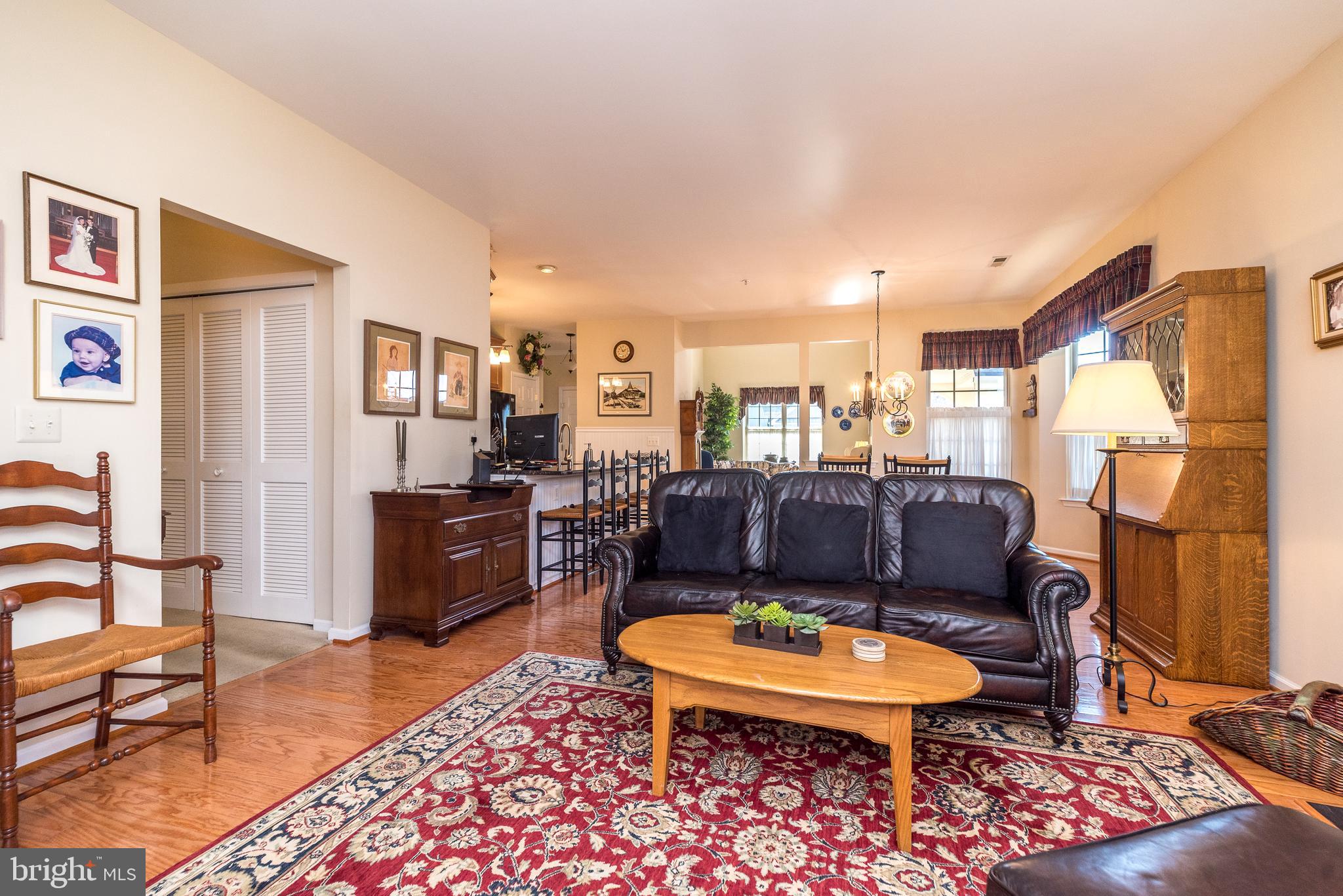 HERITAGE CR ESTS - Residential