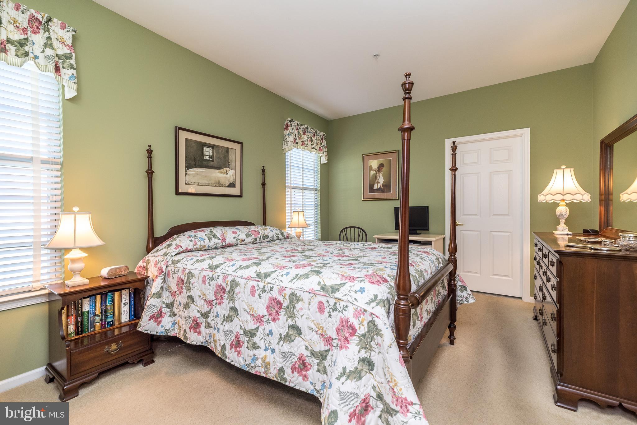 HERITAGE CR ESTS - Residential