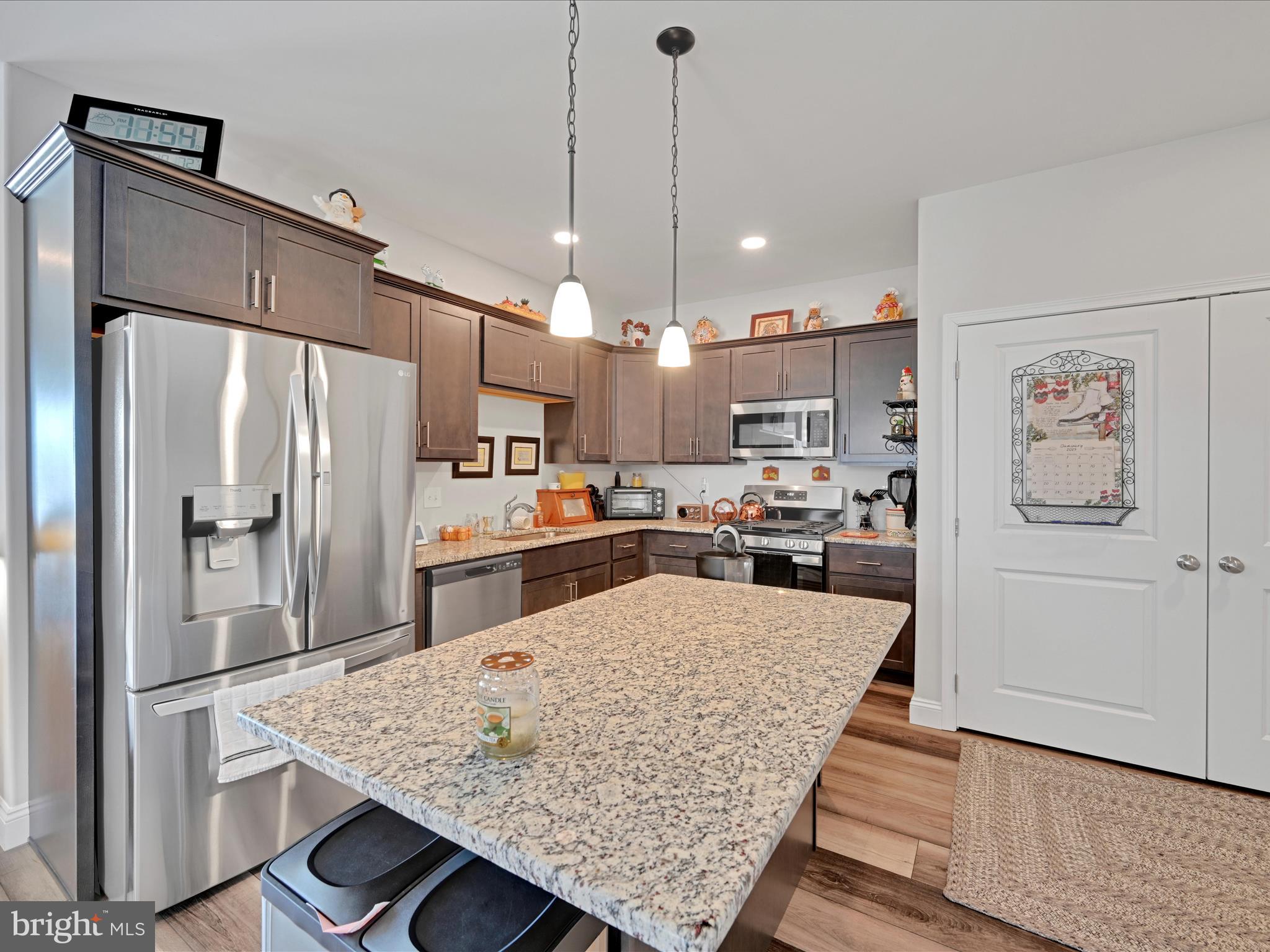 MCINTOSH FARMS - Residential