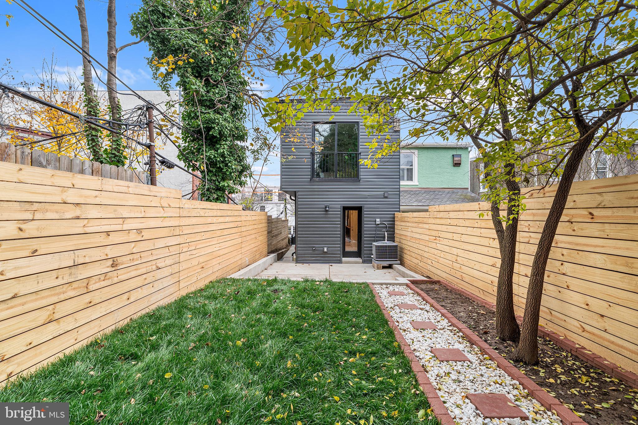 CHESTNUT HILL - Residential