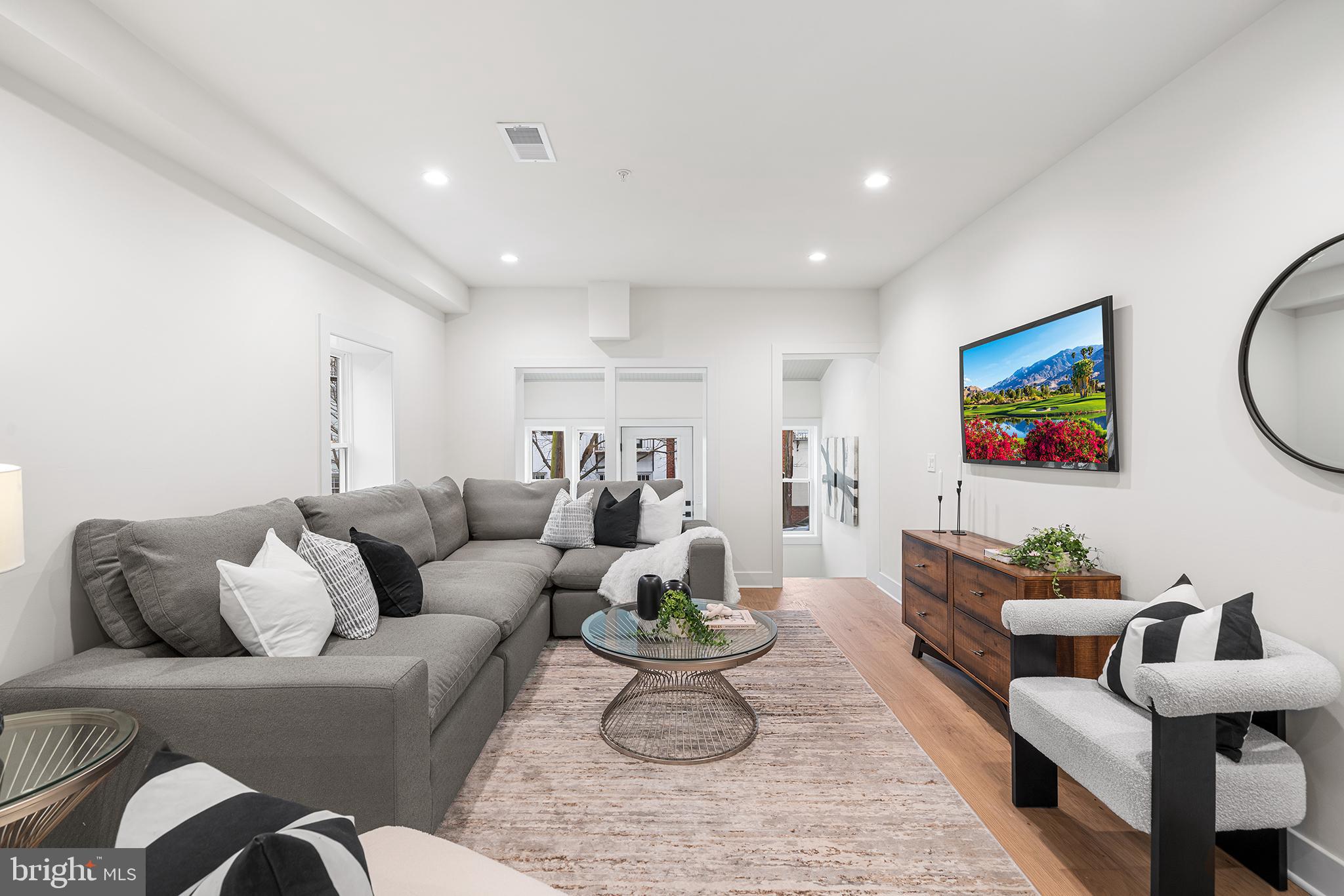 CHESTNUT HILL - Residential