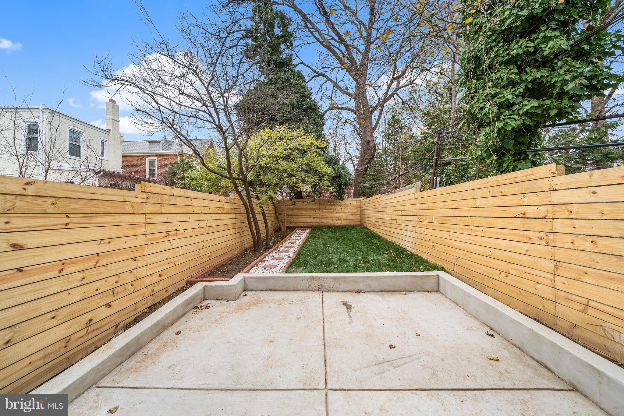 CHESTNUT HILL - Residential